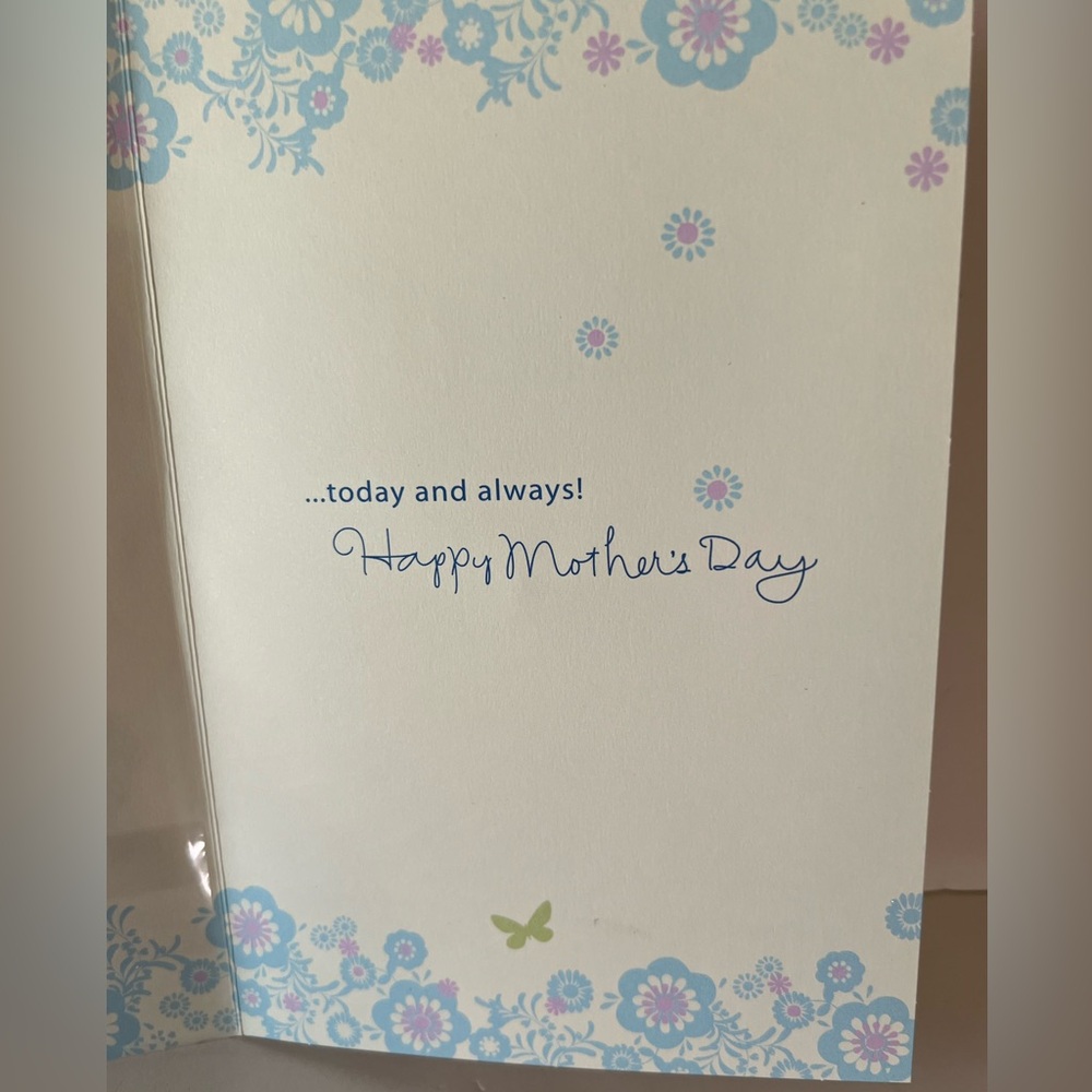 5 Happy Mother’s Day Hallmark Greeting Cards Butterflies Flowers Dog Spa Hearts - Picture 7 of 12